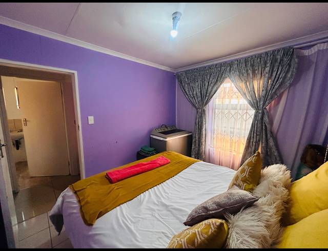 2 BEDROOM HOUSE FOR SALE IN SAVANNA CITY